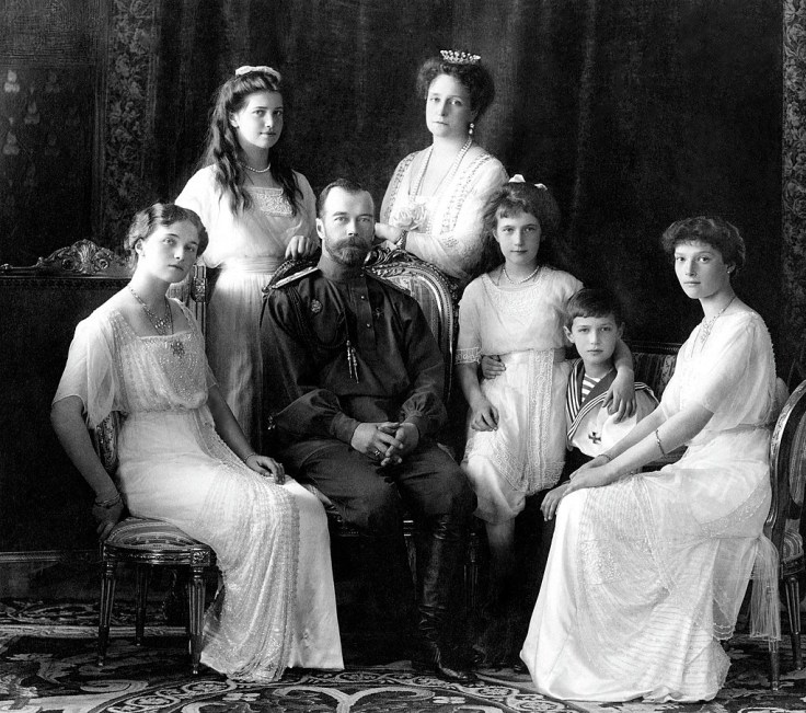 1024px-Russian_Imperial_Family_1913